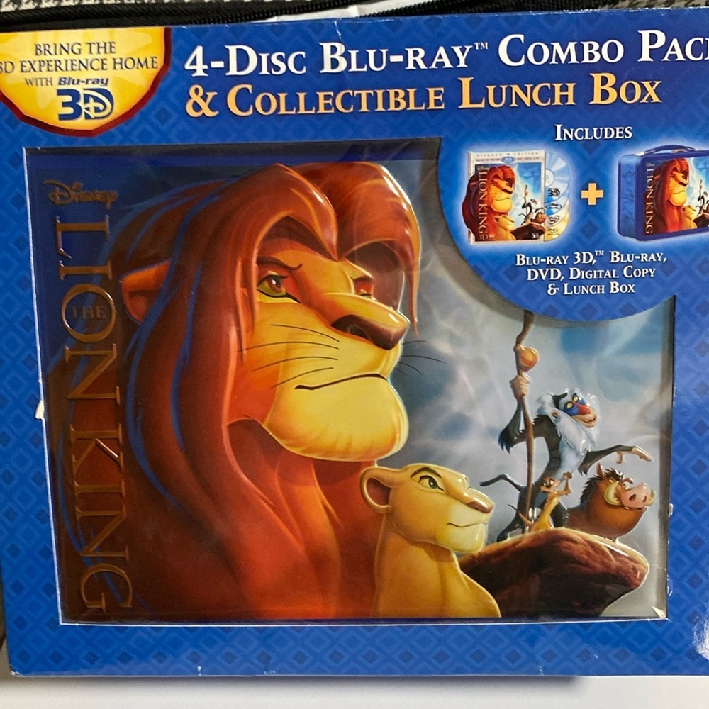 Vintage Collectible Lion King lunch box with 4 disc blu-ray